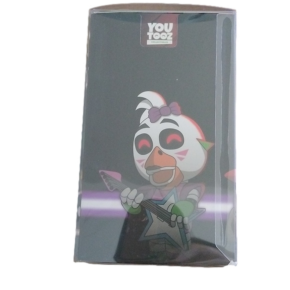 Five Nights at Freddy's Montgomery Gator Vinyl Figure #7 in Clear Protective Box - Picture 7 of 11